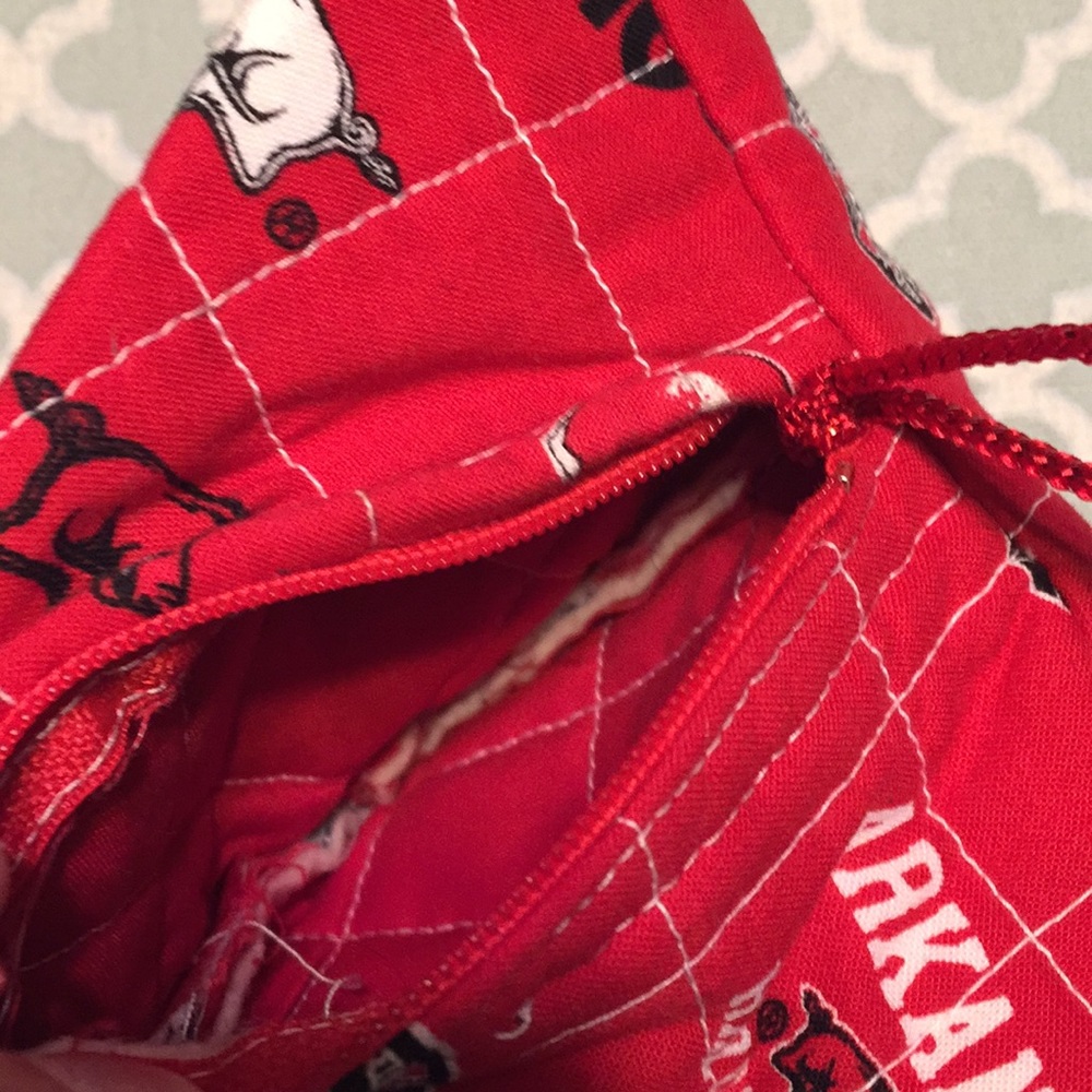 Arkansas Razorbacks Handmade Quilted Pouch Bag - Picture 5 of 5